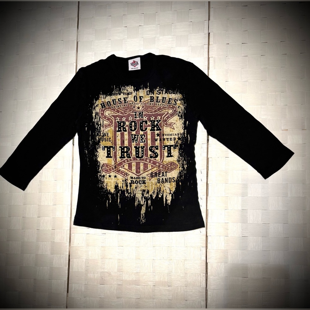 House of Blues ladies Black Graphic Tee Size Medium